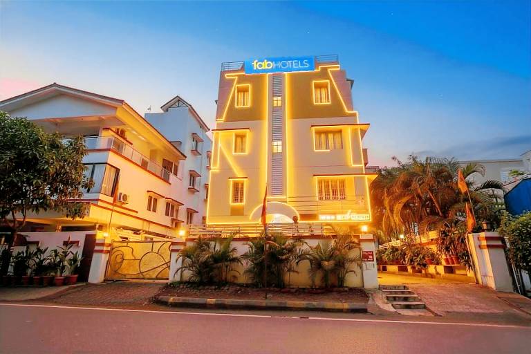 FabHotel Shree Swami Nr Bird Valley Udyan