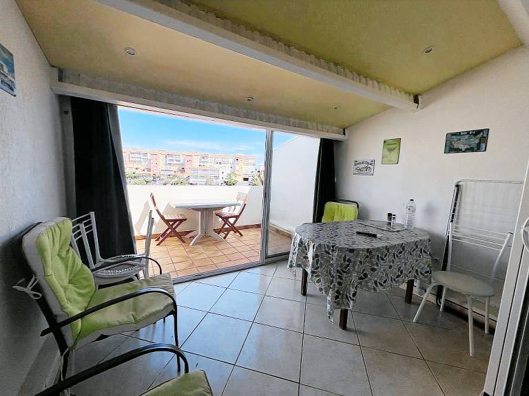 Mezzanine Studio with Pool, AC, Parking and Washing Machine - Near the Beach — photo 4