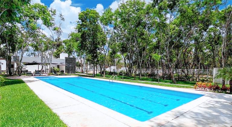 Vacation home with pool — photo 3