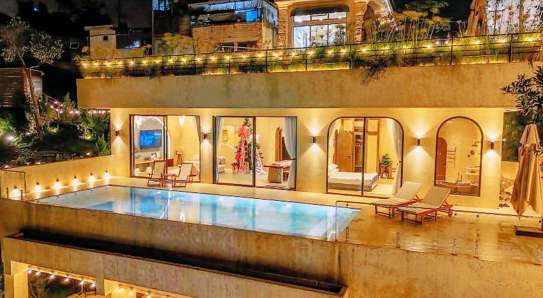 Apartment with pool — photo 3