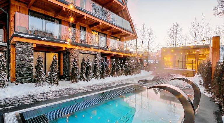 Holiday apartment with hot tub, sauna & pool in Bukowina Tatrzanska