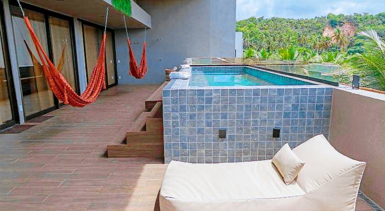 Apartment with pool — photo 5