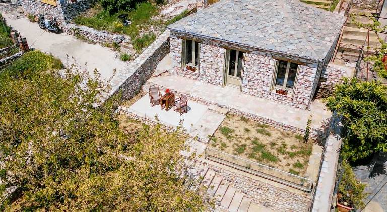 Vacation home with barbeque, terrace & garden | Pets are welcome — photo 5