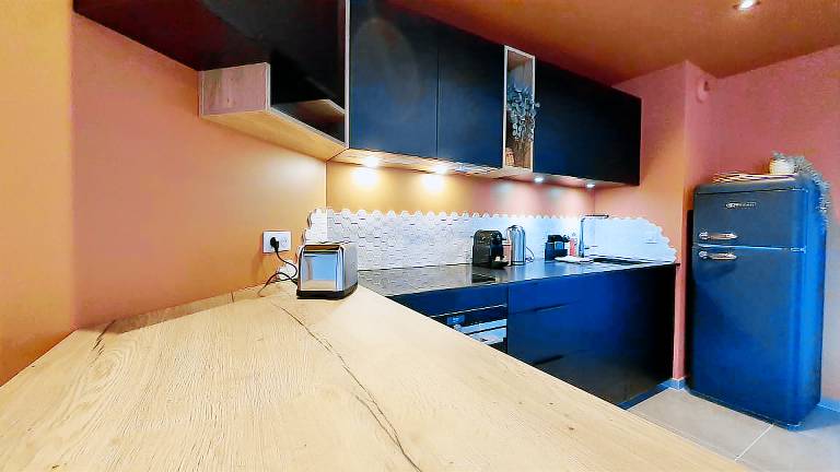 Apartment with garden — photo 5
