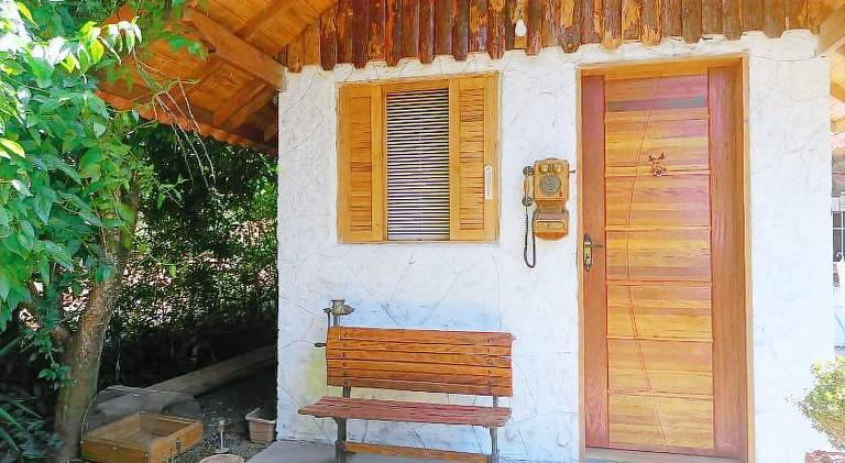 Lodge with grill, garden & patio — photo 4