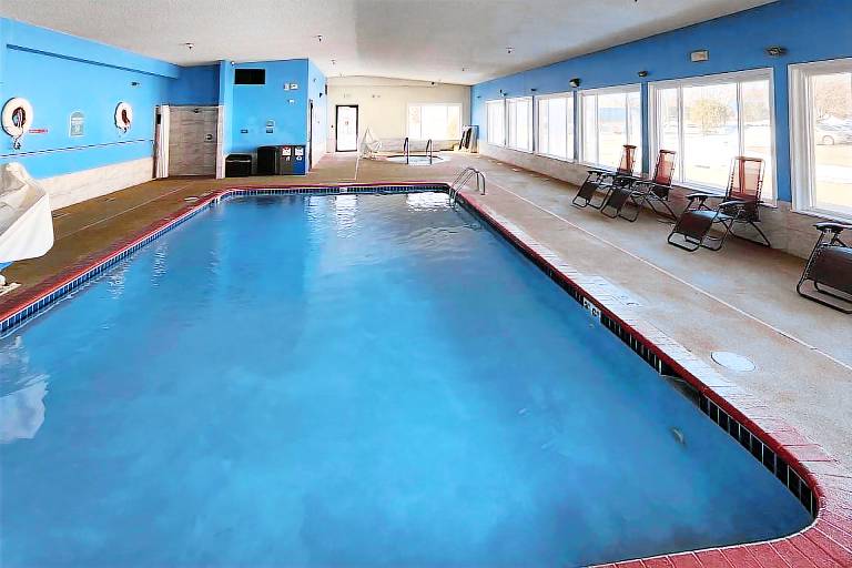 Comfort Inn & Suites Shakopee Downtown Area — photo 2