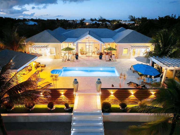 Villa Cariad in Grace Bay