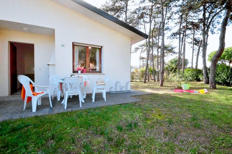 Children-friendly rental apartment with grill & yard | Garden view | Pets are welcome in Lignano Sabbiadoro