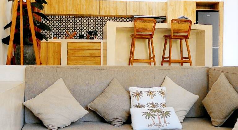 AmoR 1 Rare 3BR Sanctuary Steps from echo beach — photo 2