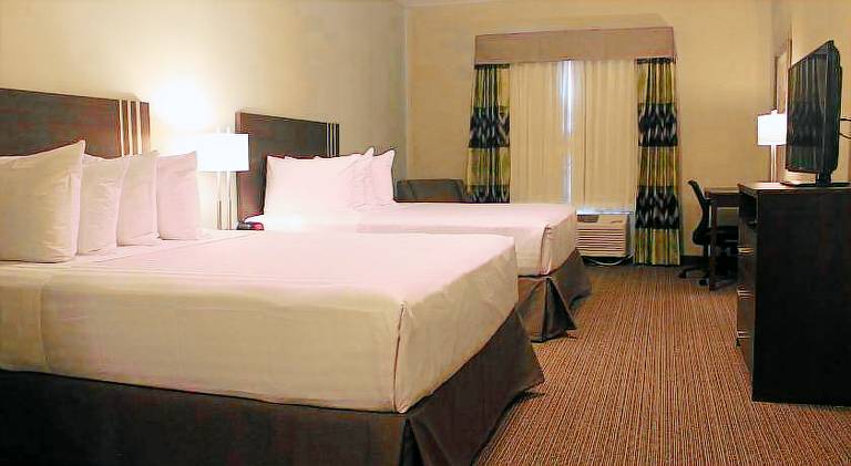 Meridian Inn & Suites Lloydminster — photo 2
