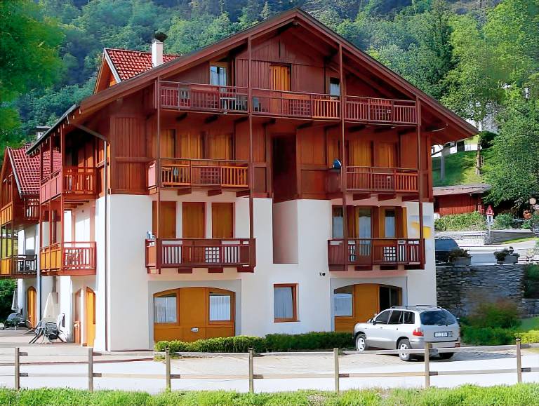 Rental apartment with garden in Mezzana