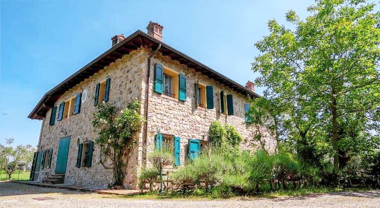 Farm with patio & garden in Valsamoggia