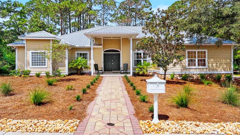 Family-friendly charming vacation home with private pool, fast internet & barbecue | Good for workation | Pets allowed — photo 2