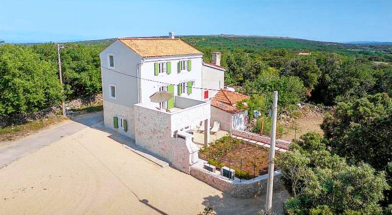 Villa with jacuzzi in Mali Losinj