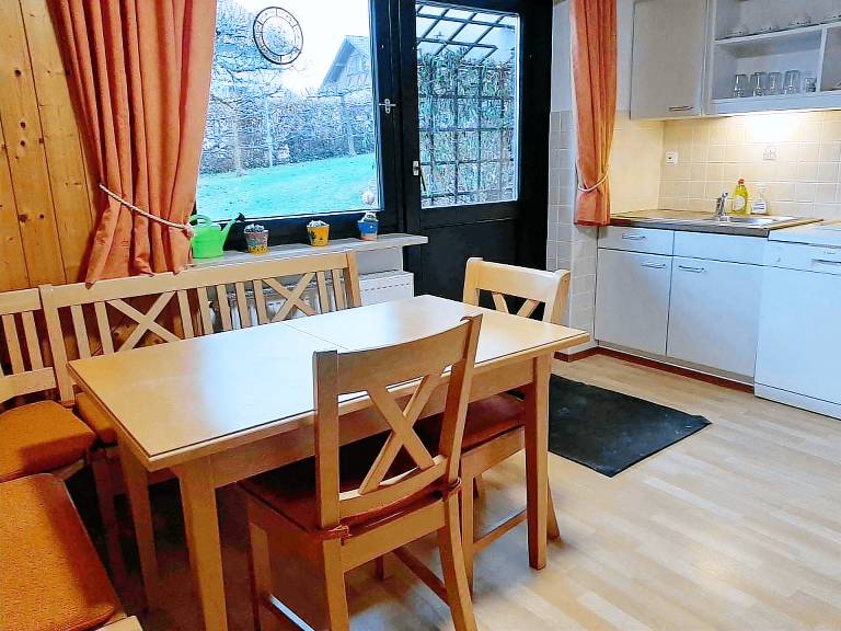 Holiday apartment with garden, pool & terrace | Garden view in Passau