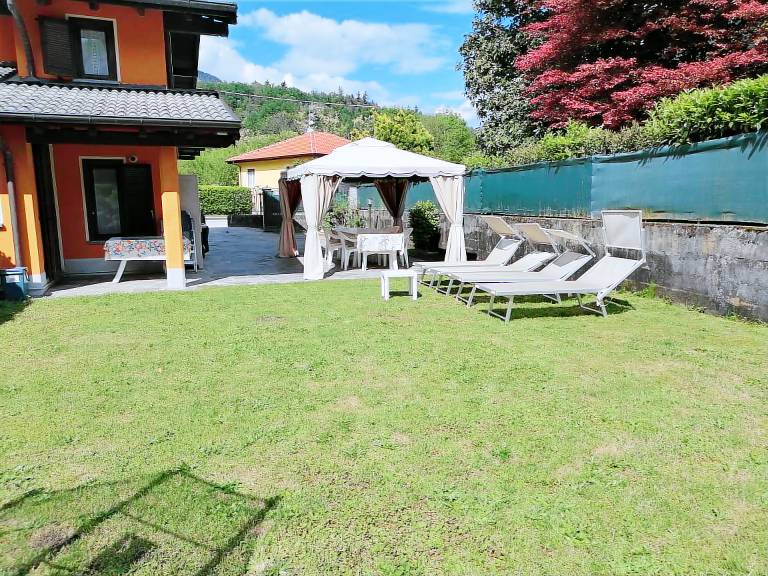 Ferienhaus mit Hund in Santino, Lago Maggiore für max. 4 Personen Ferienhaus mit Hund in Santino, Lago Maggiore für max. 4 Personen