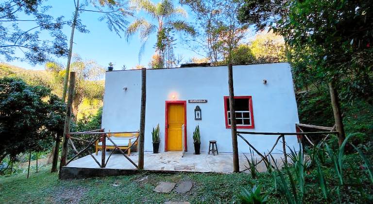 Chale na floresta com frigobar in Ouro Preto