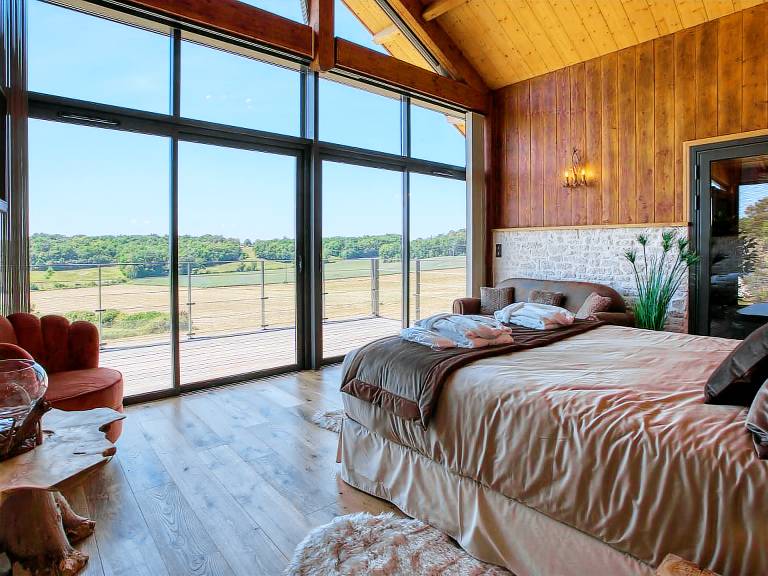 House with sauna, private pool & patio | Nature view — photo 5