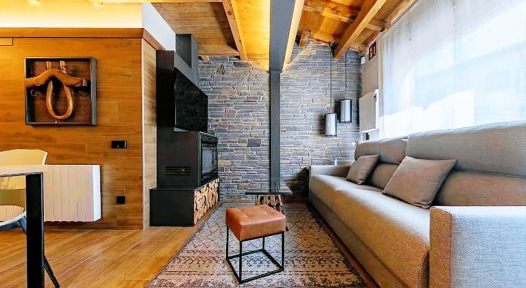 Serviced apartment with terrace | Pets are welcome in Lleida