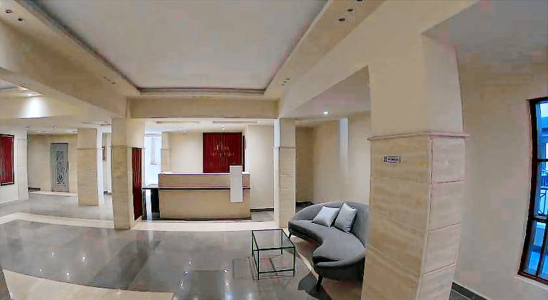 Apartment with pool — photo 5