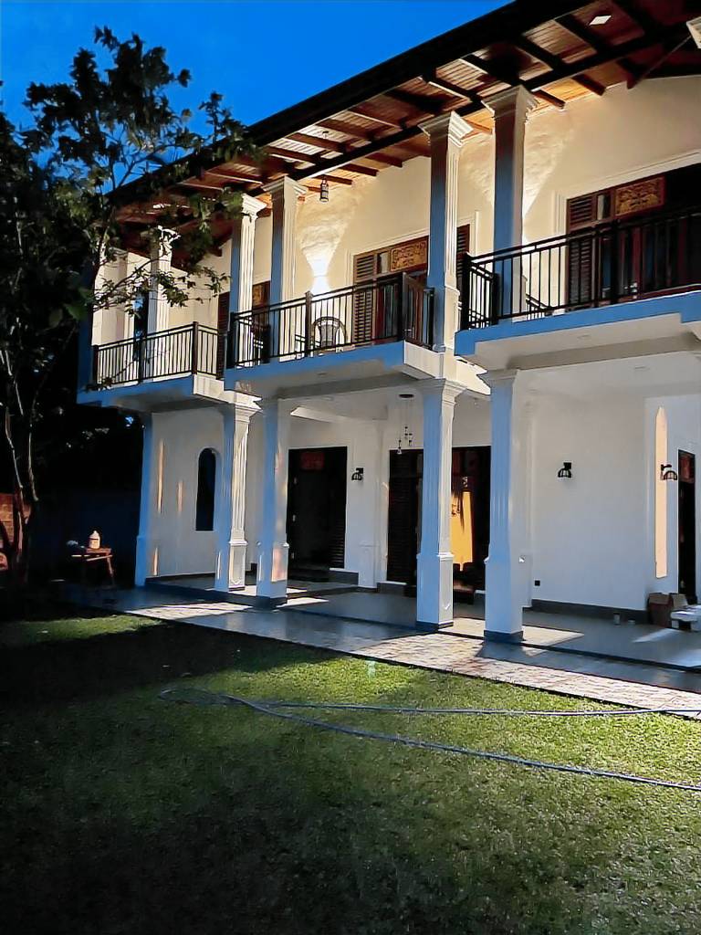 Villa with jacuzzi & pool | Good for workation | Pets are welcome in Hikkaduwa