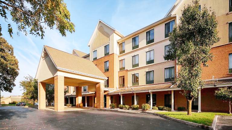 Best Western Plus Kalamazoo Suites