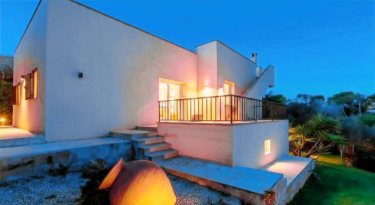 Vacation home with patio, private pool & yard — photo 3