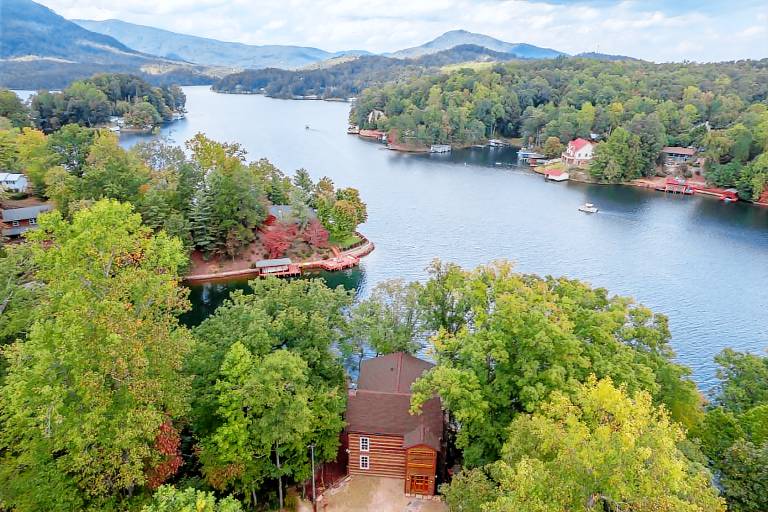 House  Lake Lure