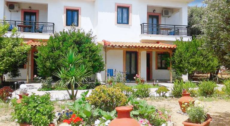 Apartment with 1 room for 3 persons in Samos