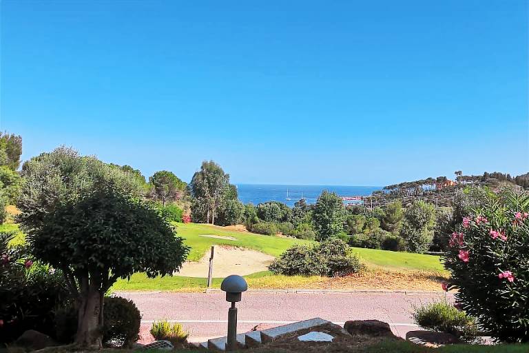 Condo with patio, heated pool & garden | Sea view — photo 2