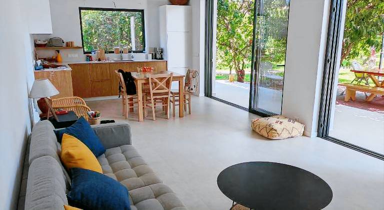 Holiday apartment with patio & garden — photo 2