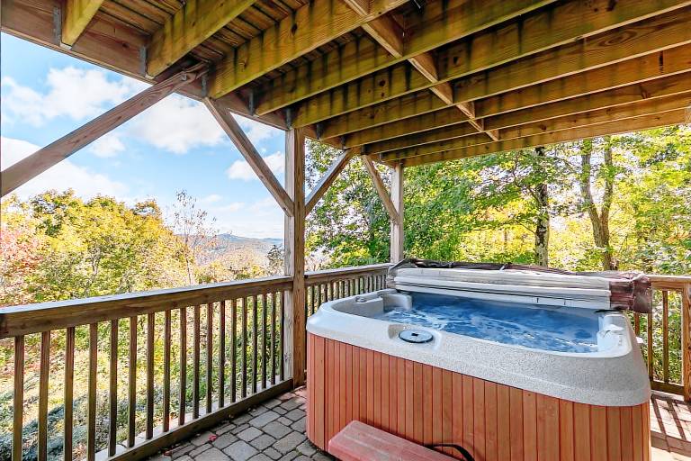 Aspen View - 3-story home with gorgeous views, a hot tub, and perfect location! — photo 3