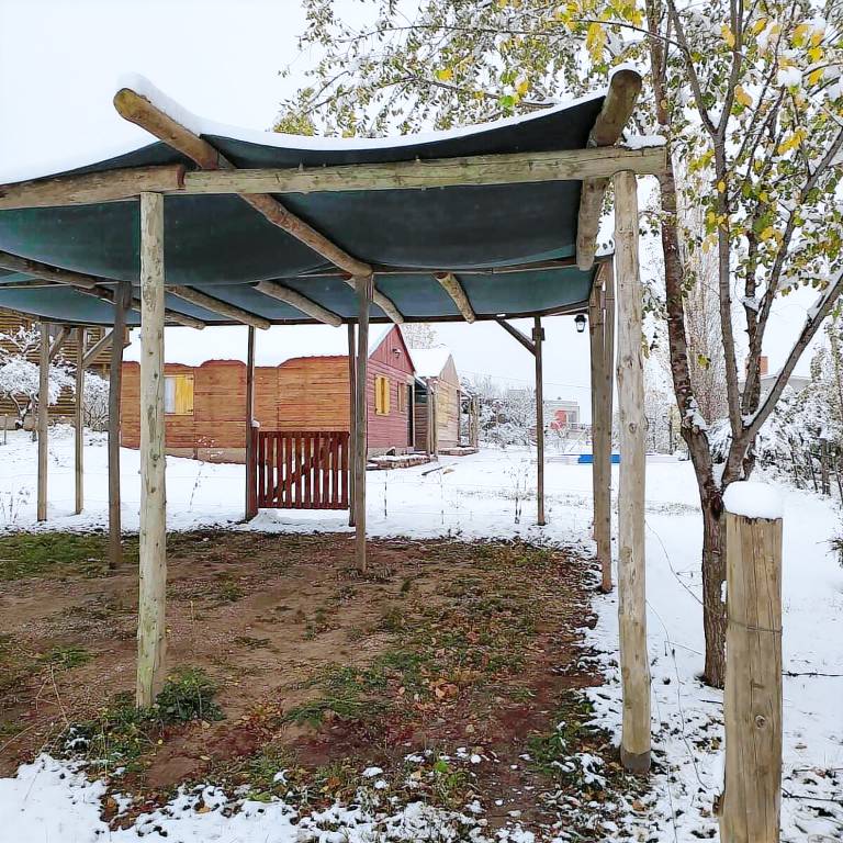 House with barbeque, garden & pool | Pets allowed — photo 3