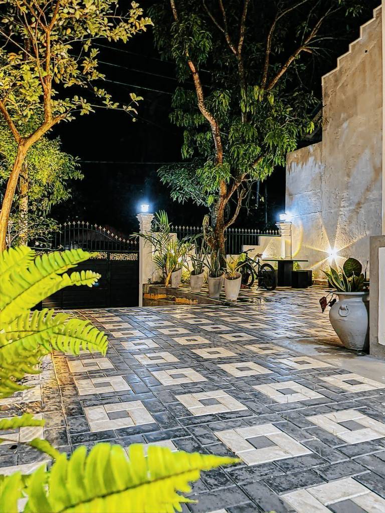 Big villa with yard & patio | Suitable for remote work | Pets allowed — photo 3
