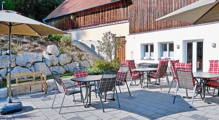 Holiday apartment with pool, terrace & yard | Pet-friendly — photo 5