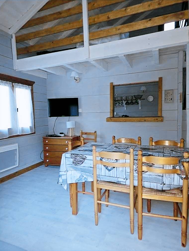 Chalet with pool, terrace & BBQ — photo 4
