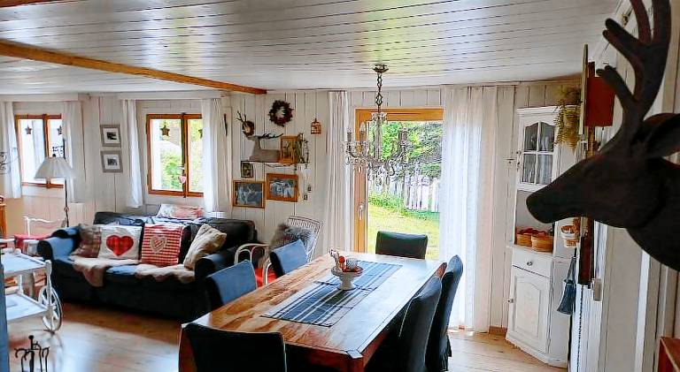 Vacation home with jacuzzi & pool — photo 4