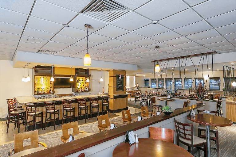 Hotel Calgary Macleod Trail South — photo 3
