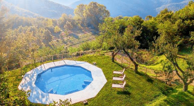 Vacation home with pool & jacuzzi — photo 3
