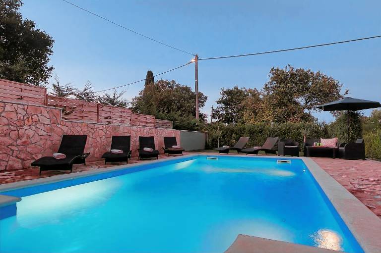 Pet-friendly villa with private pool, panoramic views and free entry to the Lanterna holiday resort in Tar-Vabriga