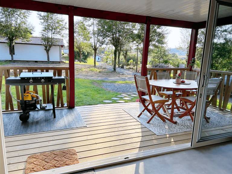 Charming chalet with spa in Hasparren, 50 sqm, shared pool — photo 2