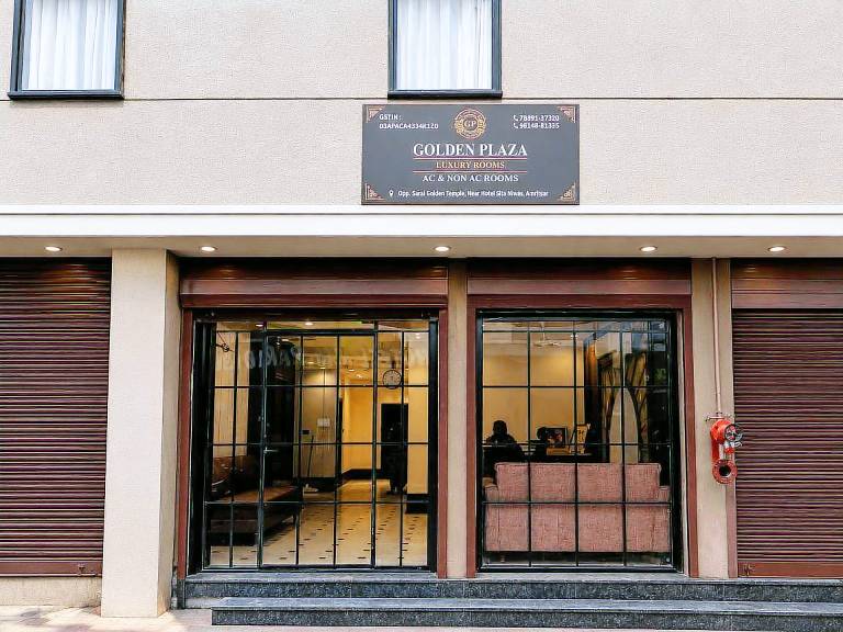 Golden Plaza Hotel