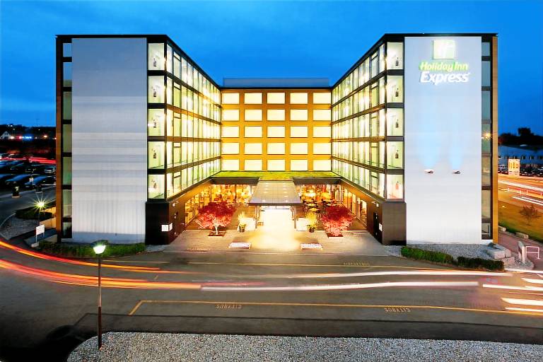 Holiday Inn Express Zürich Airport By IHG in Opfikon