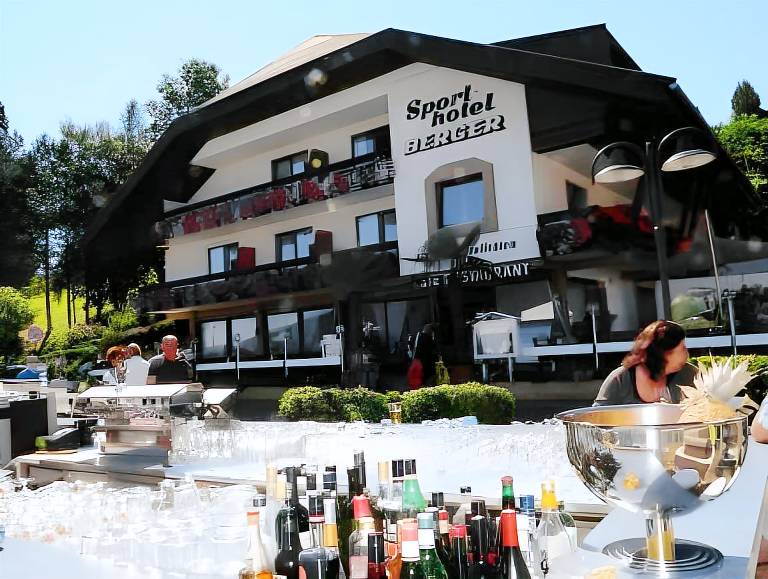 Hotel-Restaurant "Veldener Traumschiff" direkt am See in 2min im Zentrum in Velden am Wörther See