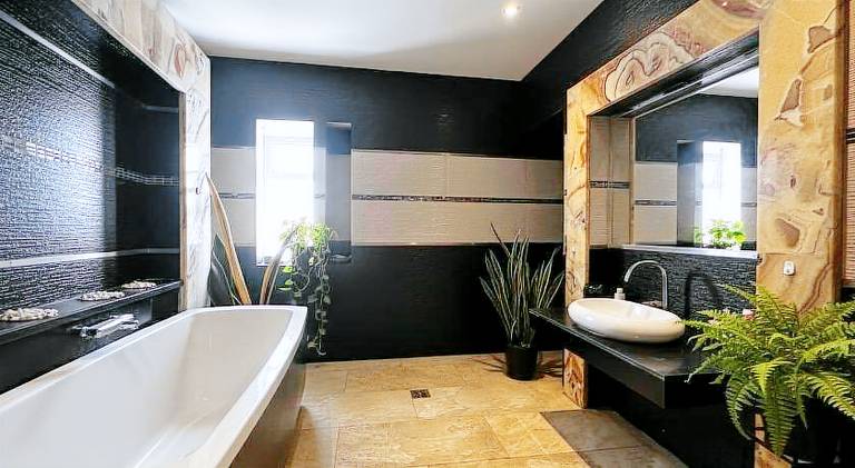 Villa with pool & jacuzzi — photo 4