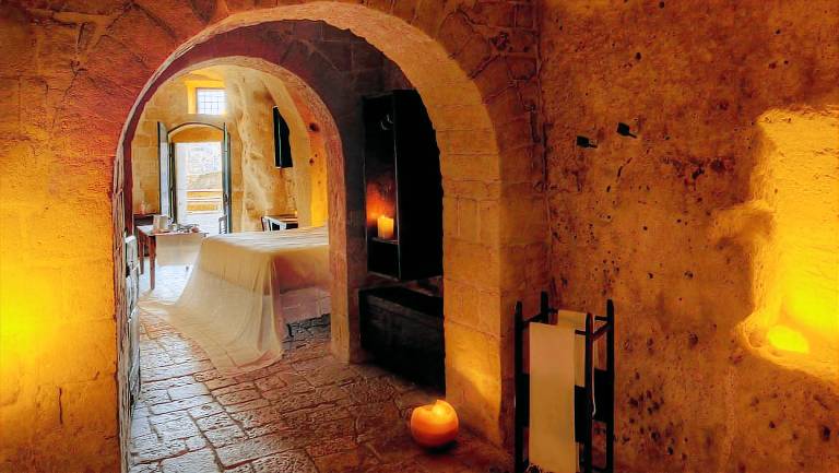 Unusual Luxury Cave Rental in Ancient Matera of Southern Italy — photo 4