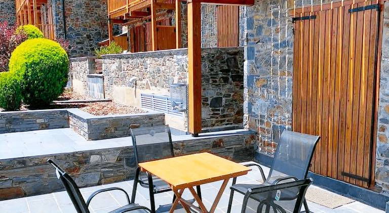 Rental apartment with patio & barbeque — photo 4