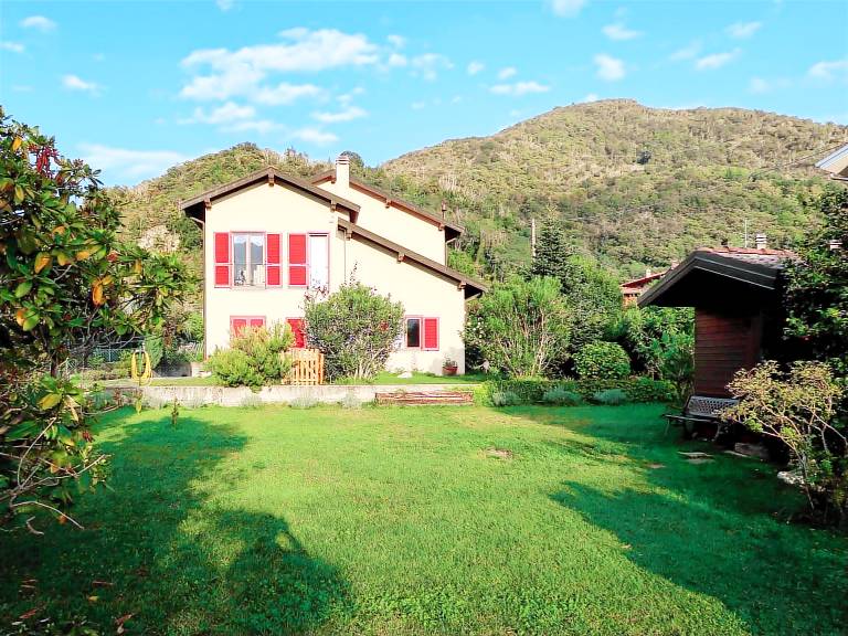 Ferienwohnung Maccagno con Pino e Veddasca