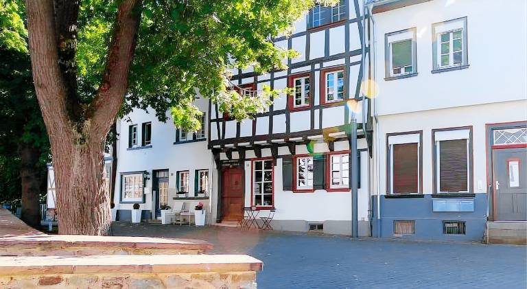 Vacation home with 3 rooms for 6 persons in Cologne
