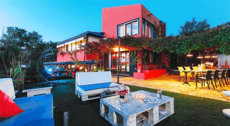 Villa with pool — photo 3